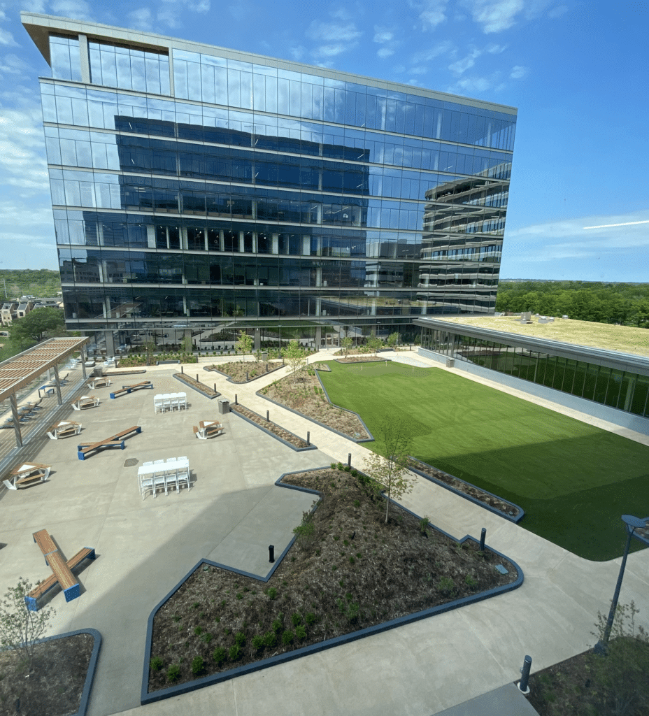 Forsyth Pointe Office Exterior